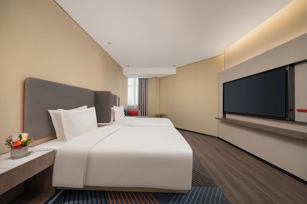 Room, Multiple Beds, Accessible photo 1