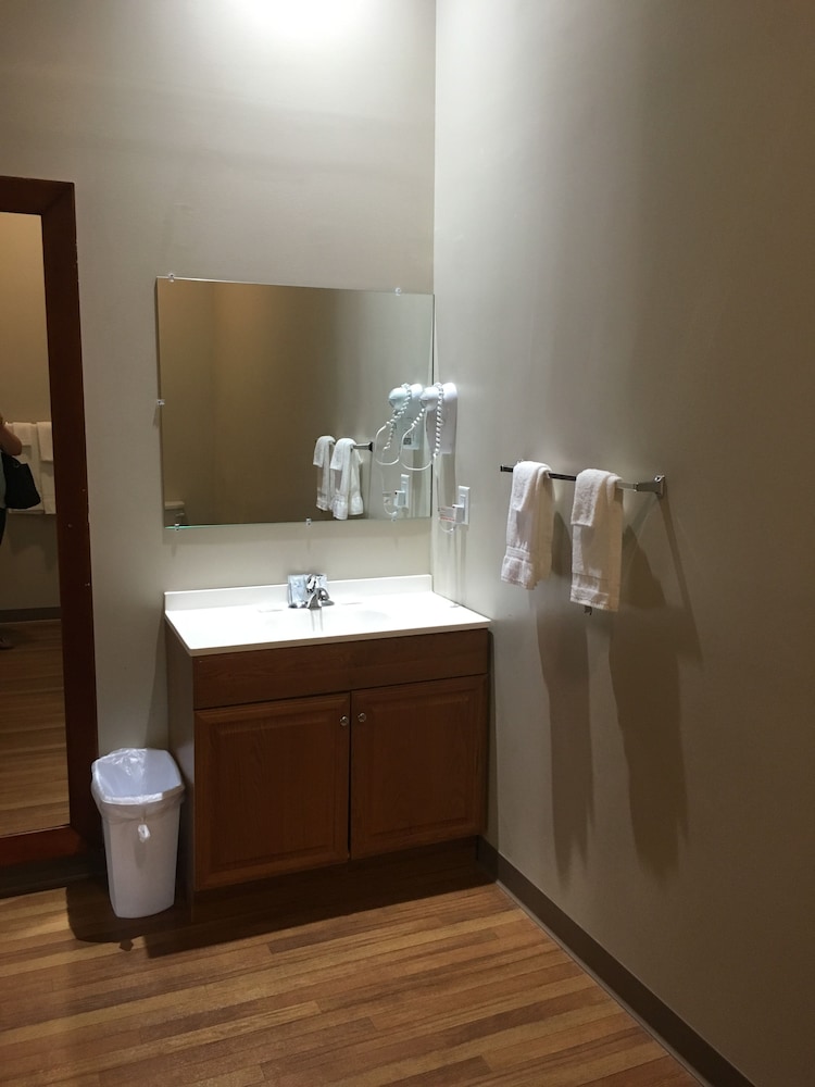 Deluxe Room, Multiple Beds, Refrigerator, Mountain View photo 2