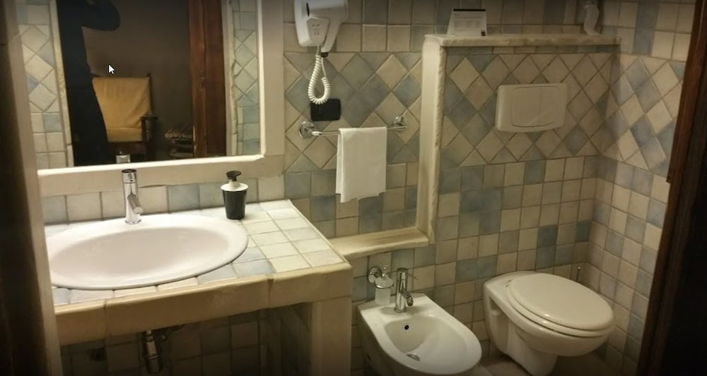 Classic Double or Twin Room - Photo 4