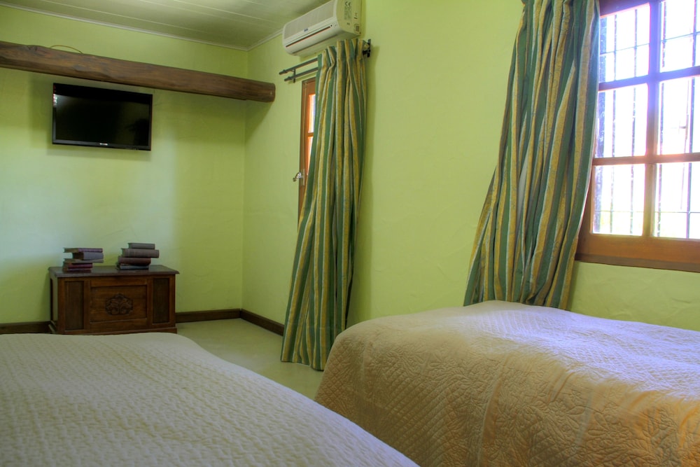 Family Suite, 2 Bedrooms, Jetted Tub photo 3
