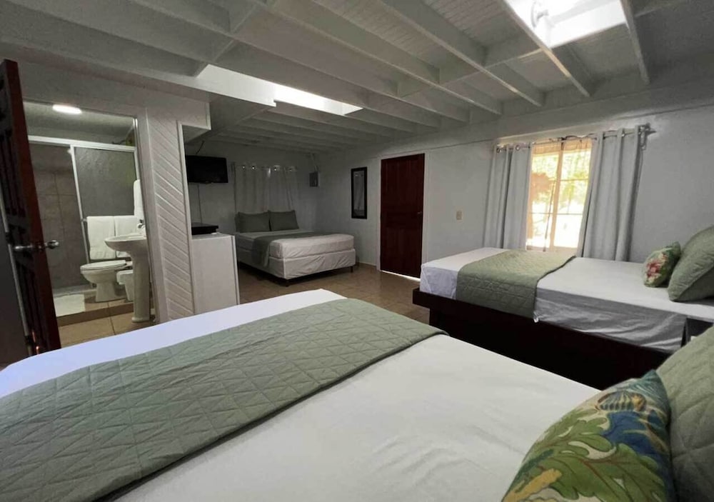 Deluxe Room, Balcony, Courtyard View photo 3