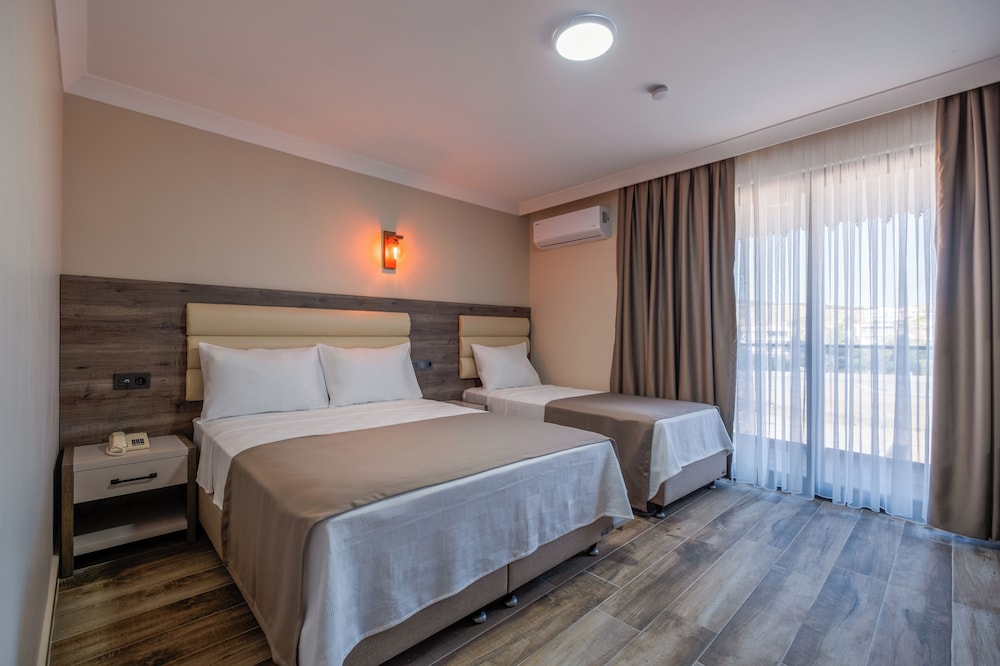 Standard Triple Room photo 1