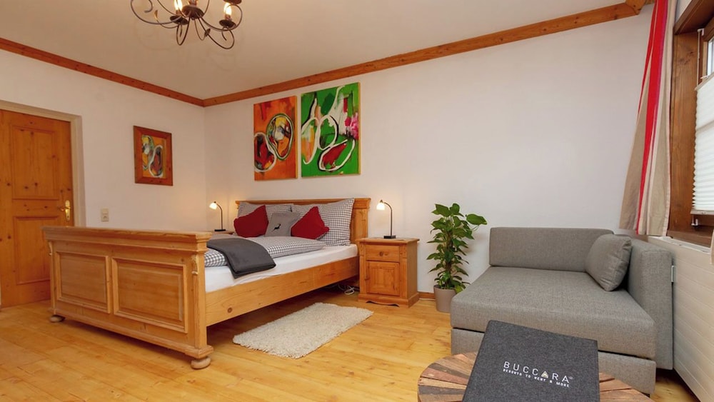 Studio Apartment photo 1