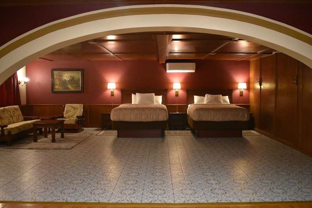 Family Quadruple Room photo 1