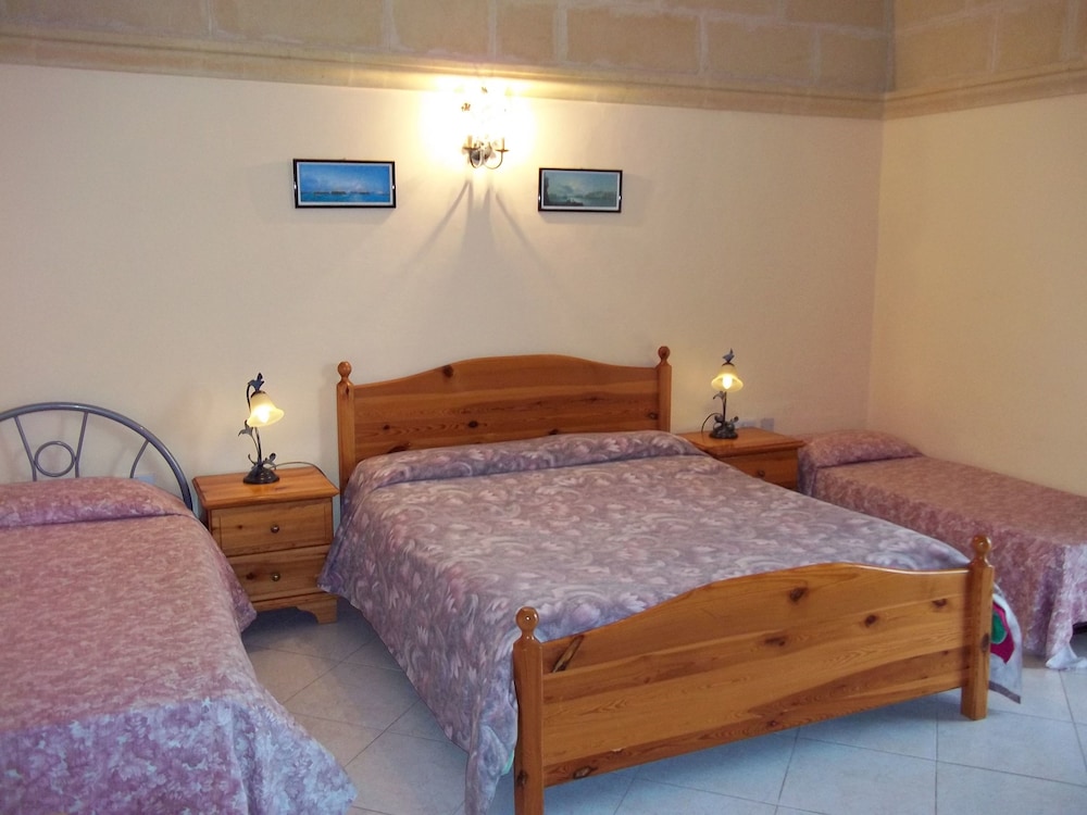 Standard Triple Room, Garden View, Ground Floor photo 2