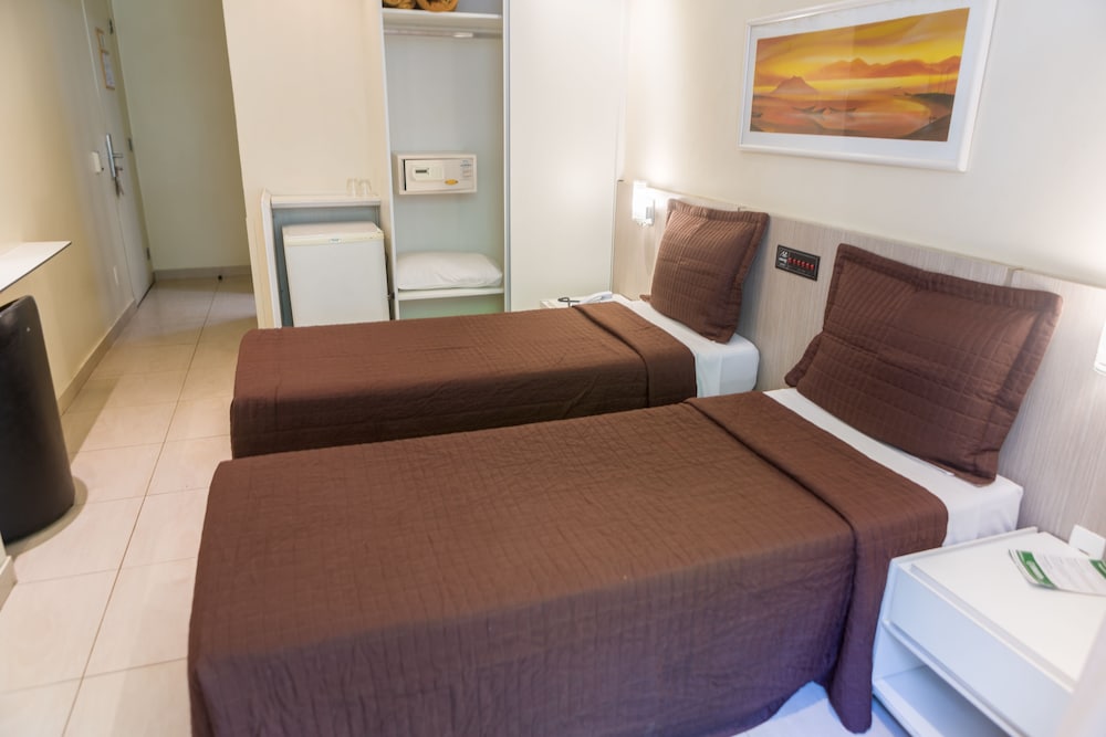 Standard Twin Room, 2 Twin Beds - Photo 2