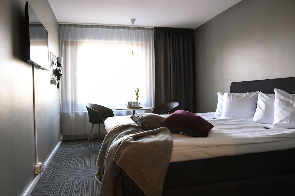 Standard Room, 1 Double Bed, Non Smoking, City View photo 1