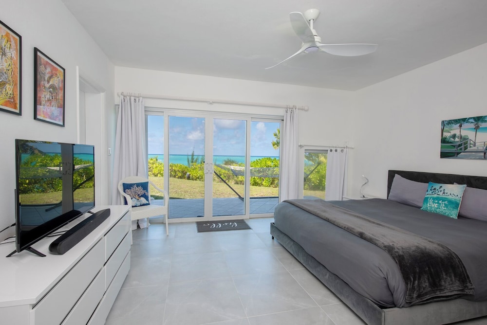 Villa photo 2