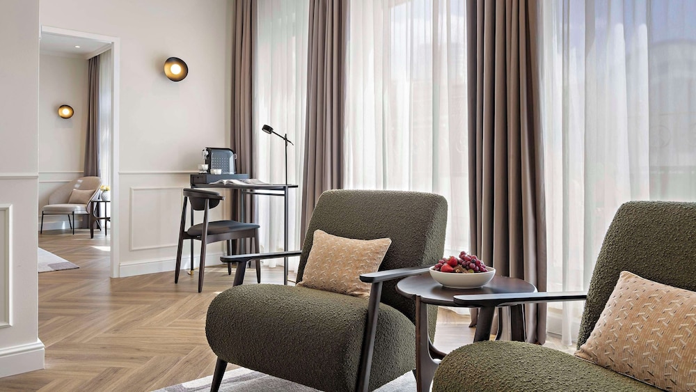Superior Suite, Balcony, City View