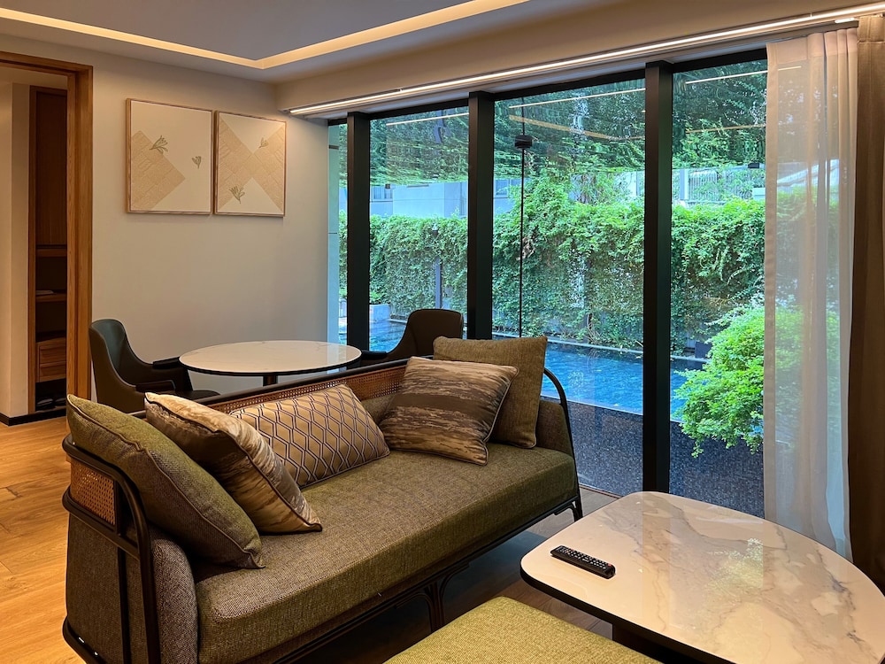 Executive Suite photo 2