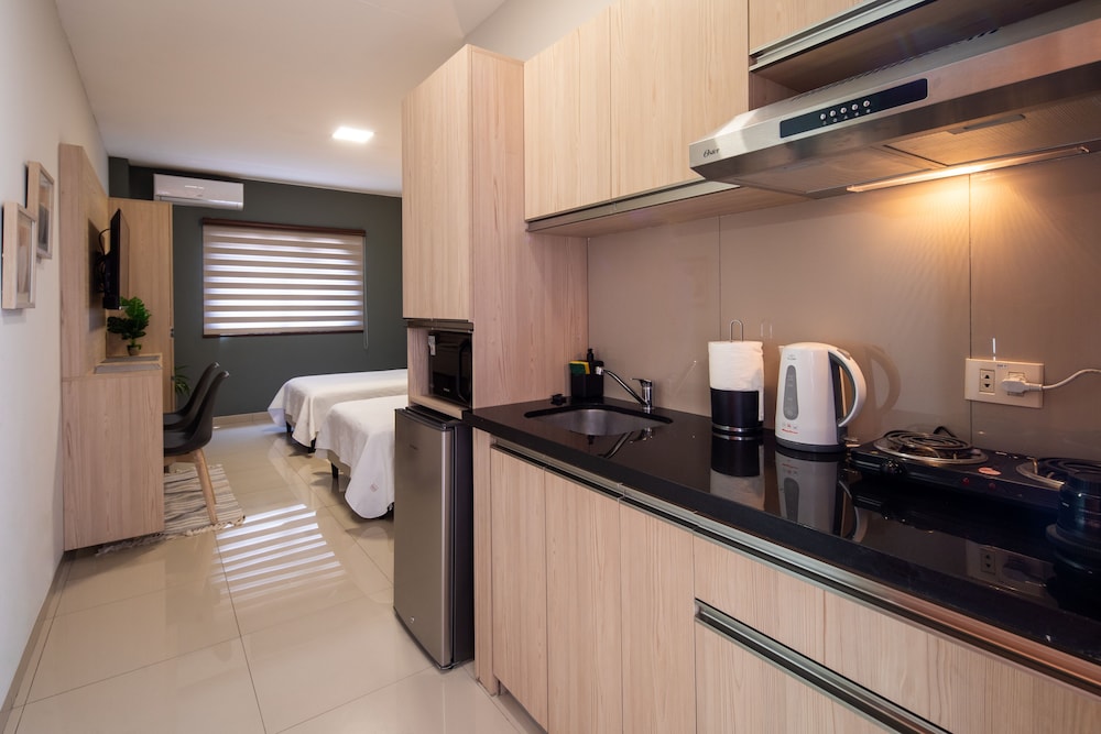 Standard Suite, 2 Twin Beds photo 3