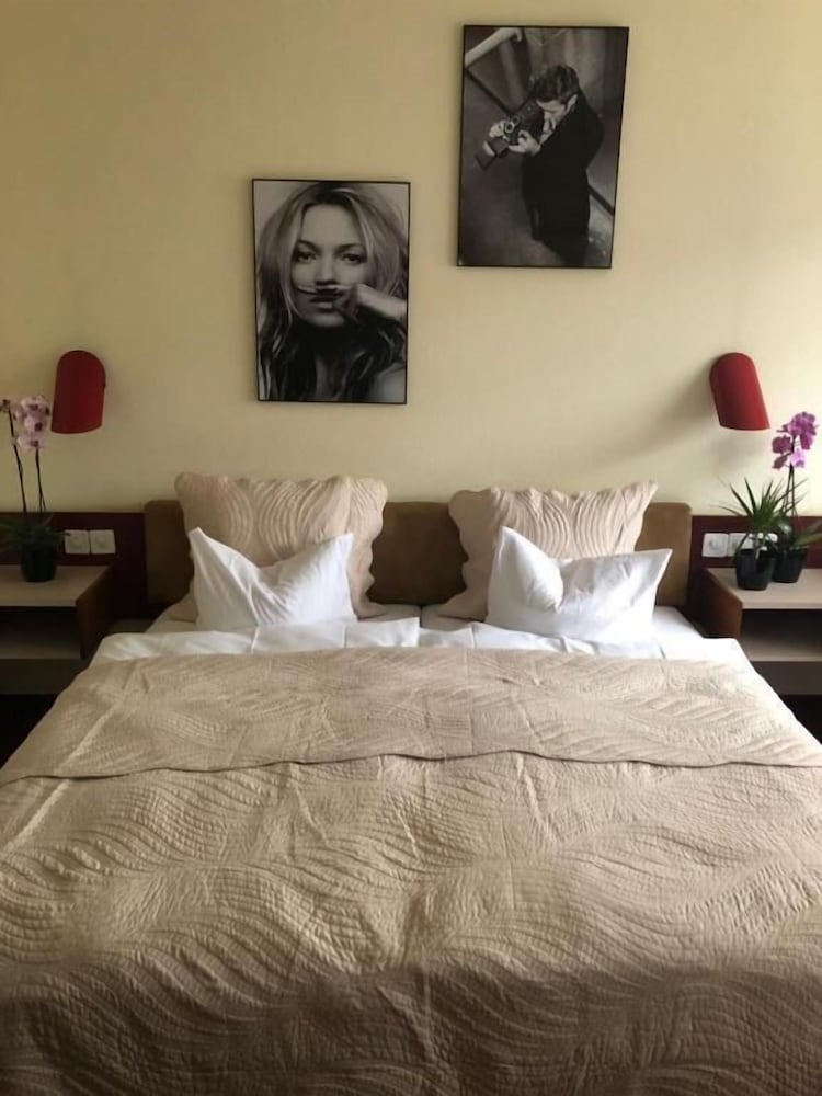 Single Room photo 3