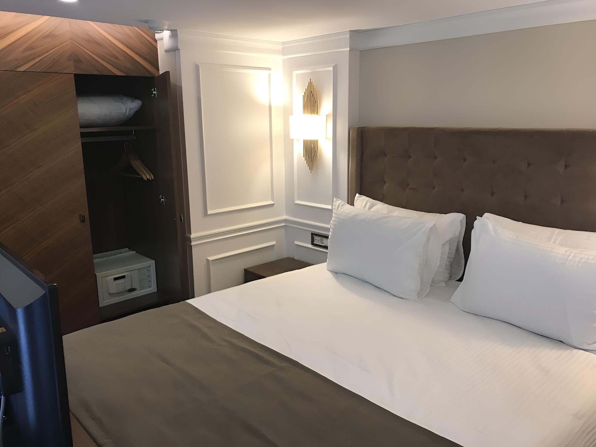 Deluxe Double Room photo 3