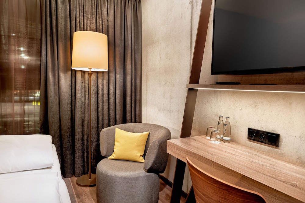 Business Room - Photo 5