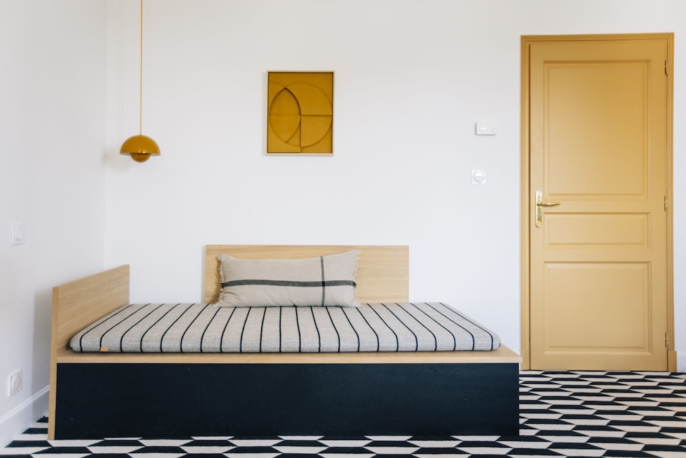 Comfort Room - Photo 2