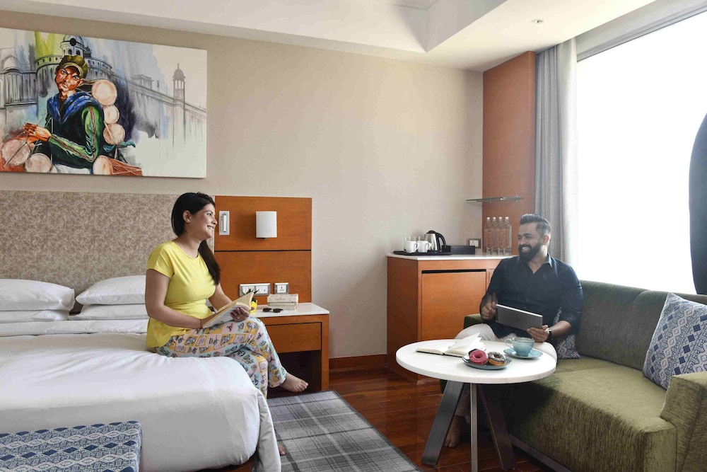 Deluxe Room, 1 King Bed, Pool Access - Photo 2