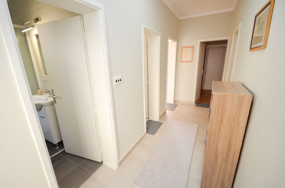 Premier Apartment photo 2
