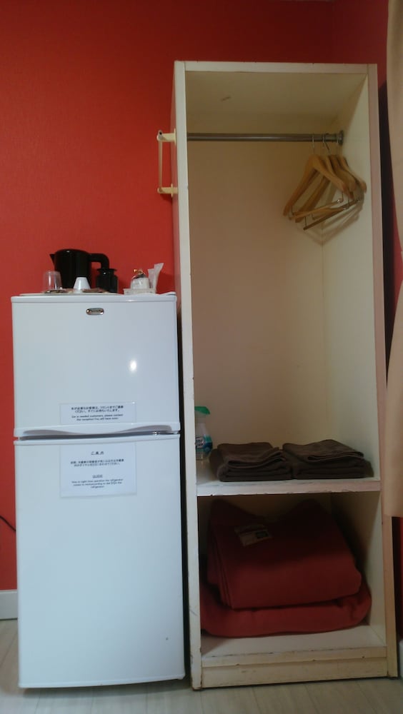 Twin Room, Shared Bathroom photo 3
