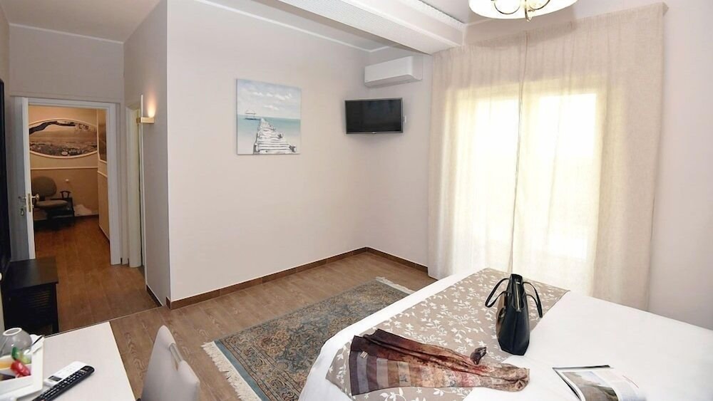 Basic Double or Twin Room photo 3