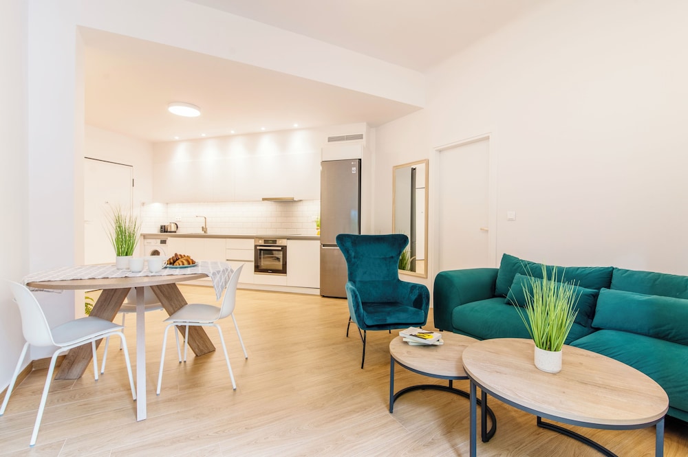 Apartment, 2 Bedrooms, Balcony