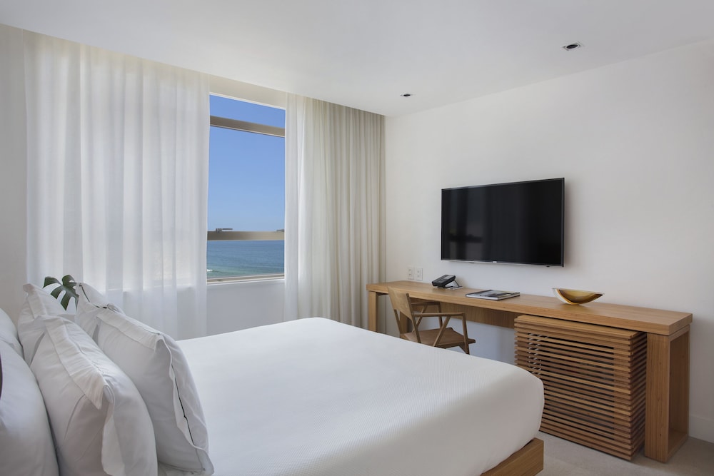 The Room, 1 Queen Bed, Partial Ocean View - Photo 6