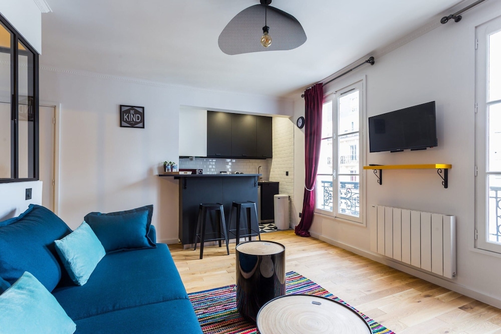 Apartment photo 2