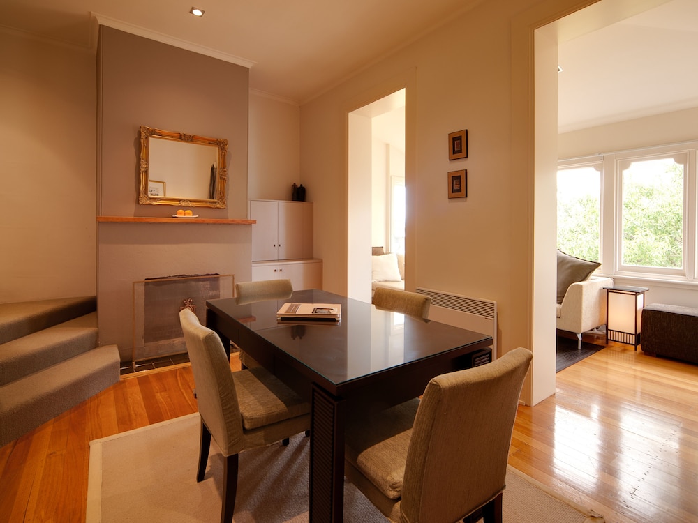 Waterfront Signature Spa Suite (King) photo 2