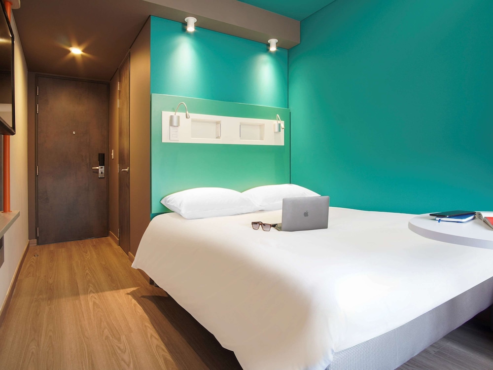 Standard Room, Multiple Beds - Photo 3