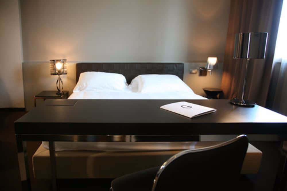 Deluxe Room - Photo 7