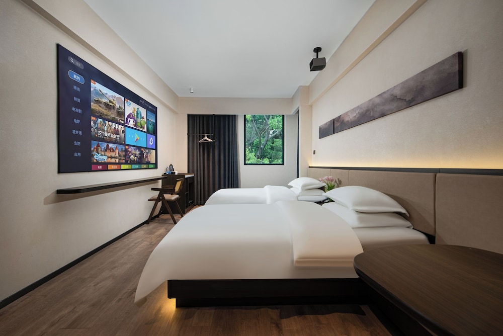 Panoramic Twin Room, Patio, Courtyard View