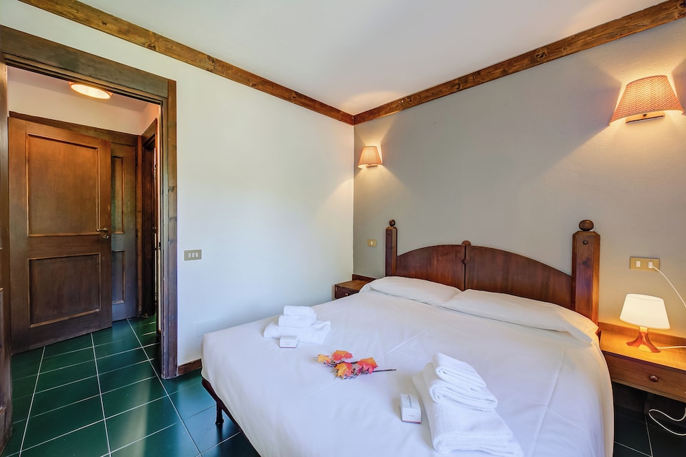 Family Apartment, Multiple Bedrooms, Mountainside (Grange Hike & Ski - 04C Sestriere) photo 3