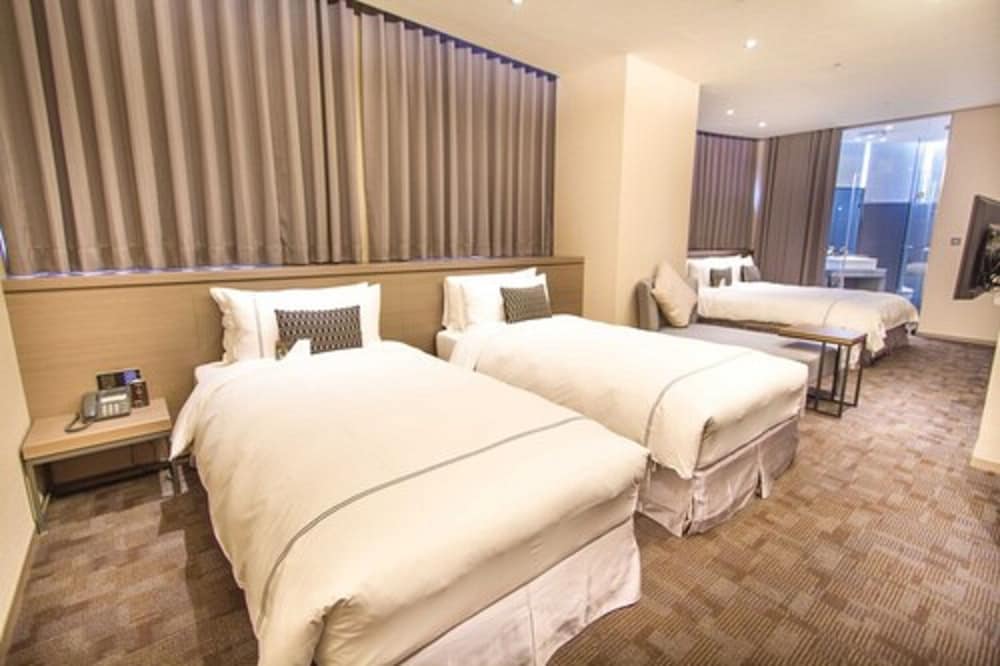 Suite Triple Room