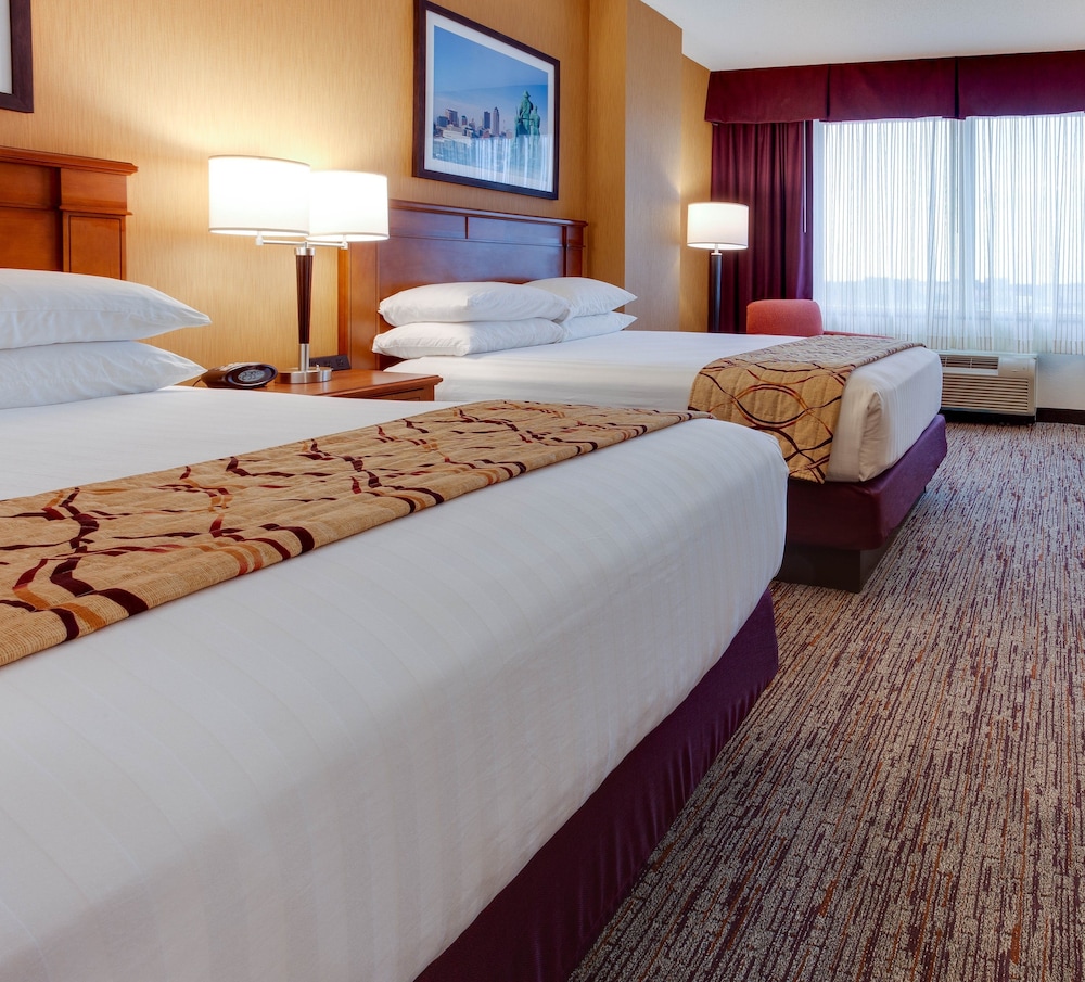 Suite, Multiple Beds, Refrigerator & Microwave (Upper Floor) - Photo 2