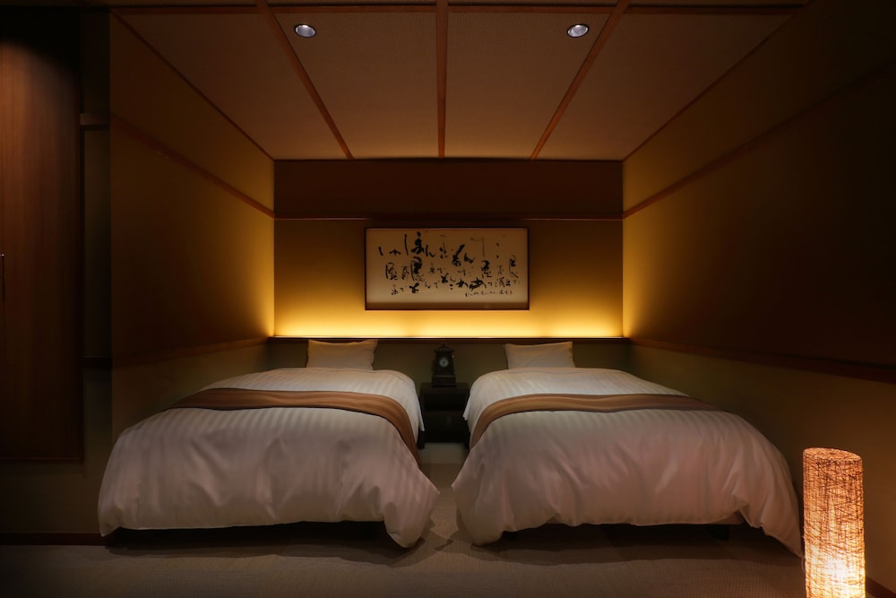 Suite, Shared Bathroom (Monya) photo 3