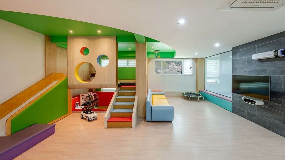 Basic Room, 1 Bedroom (Room A101 (Luxury Kids Pool Villa)) - Photo 5