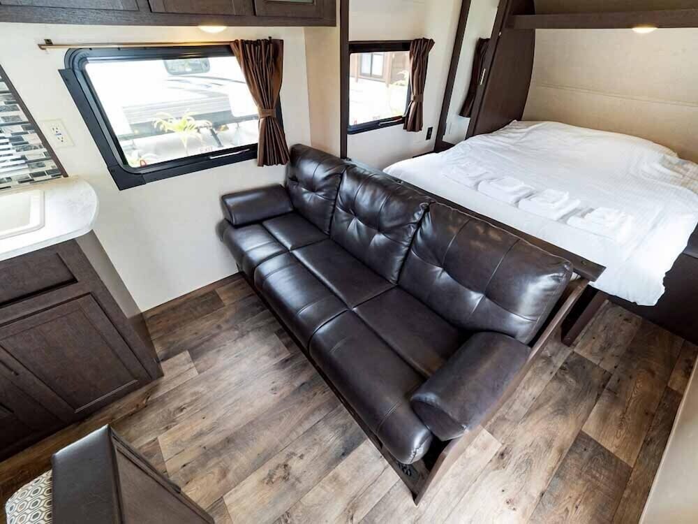 Trailer House - Photo 8