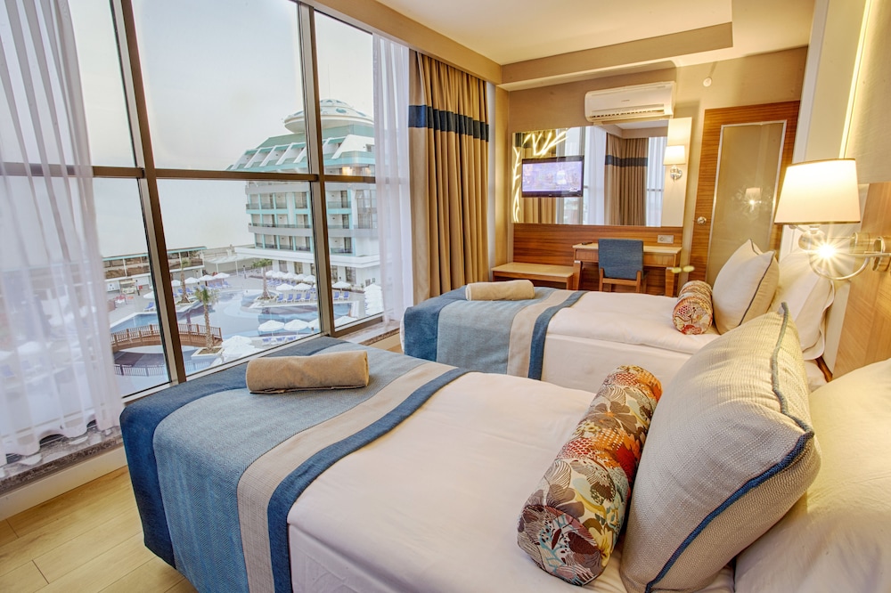 Standard Room, City View photo 3