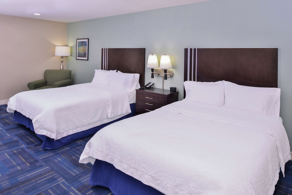 Room, 2 Queen Beds, Accessible, Non Smoking - Photo 2
