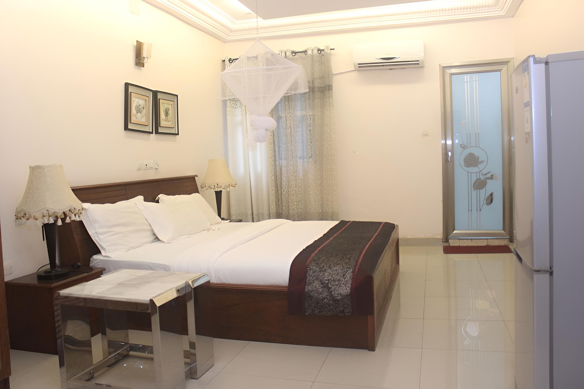 Executive Suite, 1 King Bed, Non Smoking photo 1
