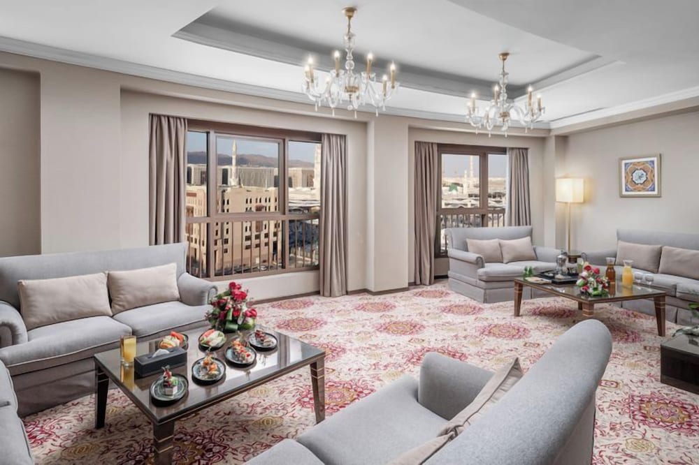 Royal Three Bedroom Suite Haram , Haram View
