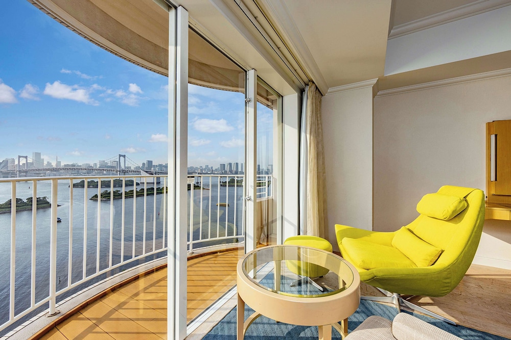 Twin Premium Executive - Non-Smoking - 40sqm - Rainbow Bridge View - Executive Lunge Access Twin Premium Executive - Non-Smoking - 40sqm - Rainbow Bridge View - Executive Lunge Access
