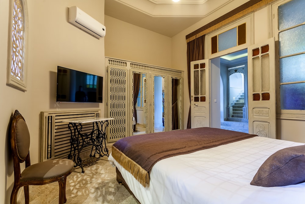 Double Room (Tanit)
