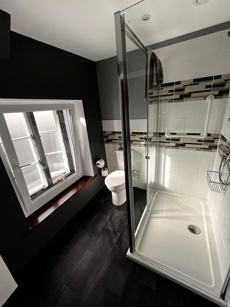 Double Room, Ensuite (Graphite/ Amber) photo 2