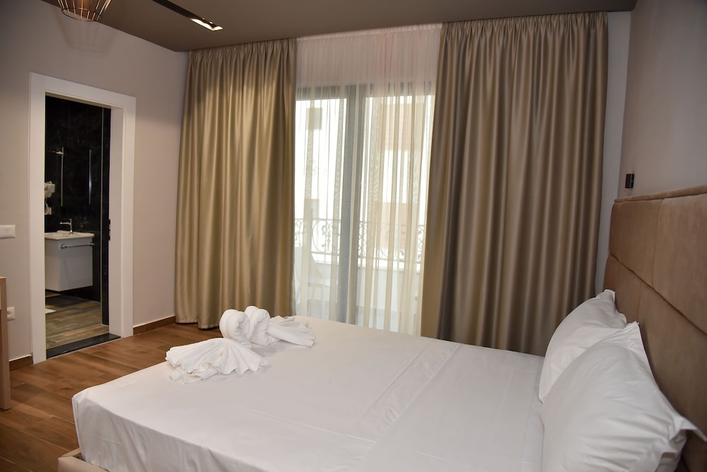 Standard Suite, 1 Double Bed, Sea View