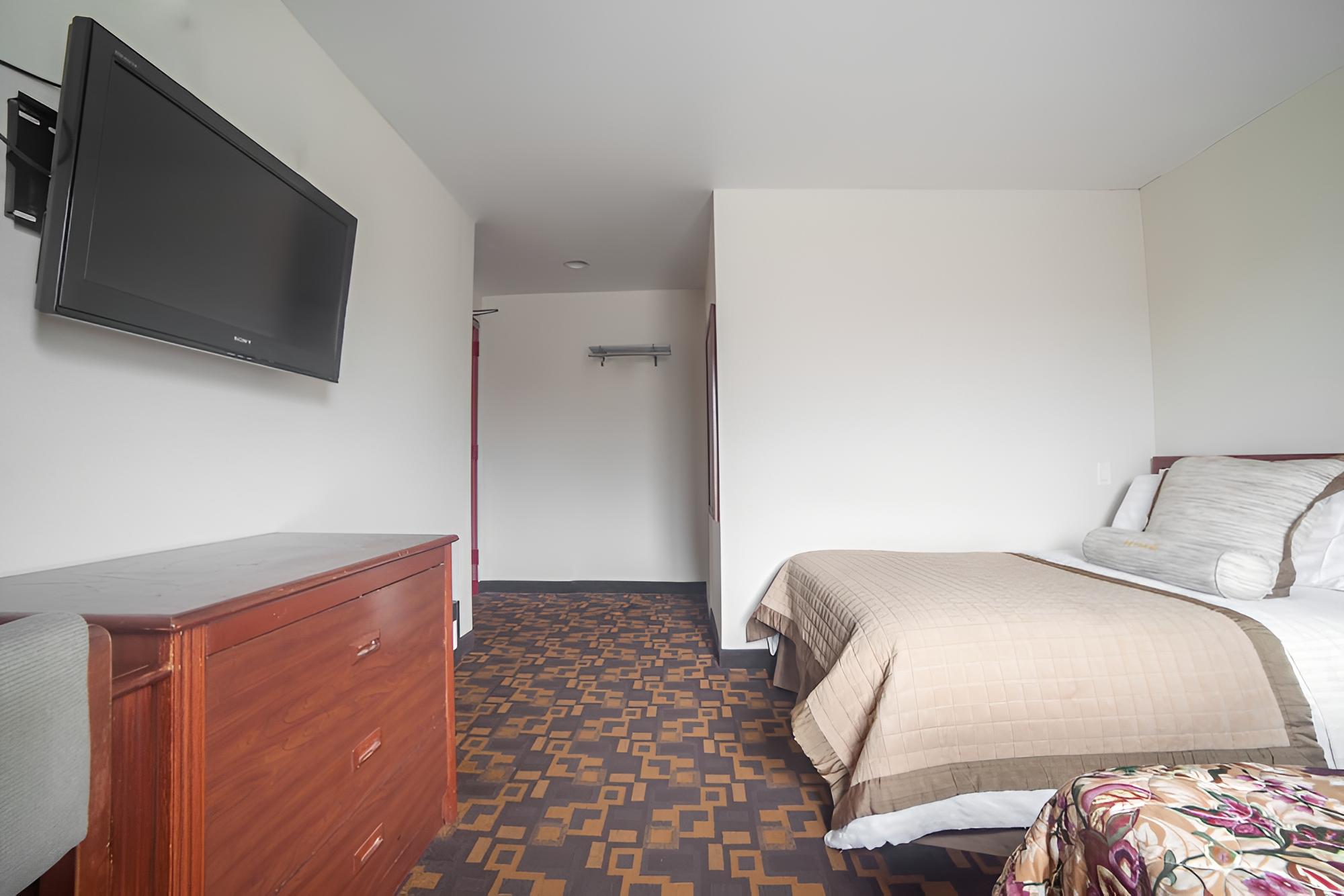 Triple Room, Non Smoking, Private Bathroom photo 3