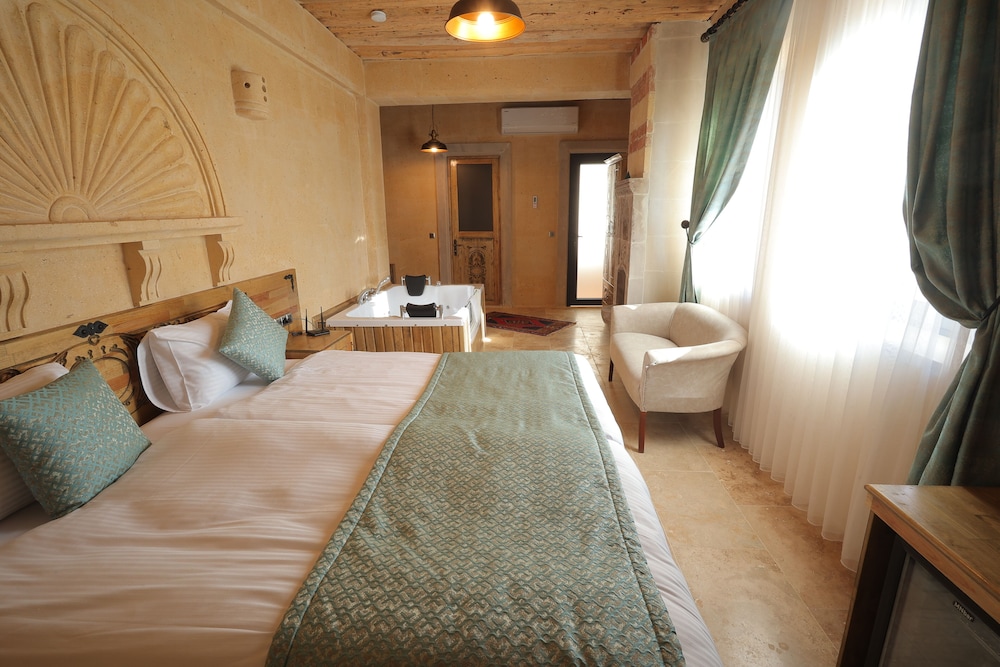 Superior Suite - Photo 1