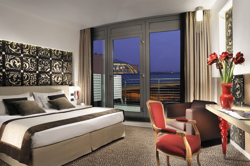 Deluxe Double or Twin Room, 1 Double or 2 Twin Beds - Photo 1