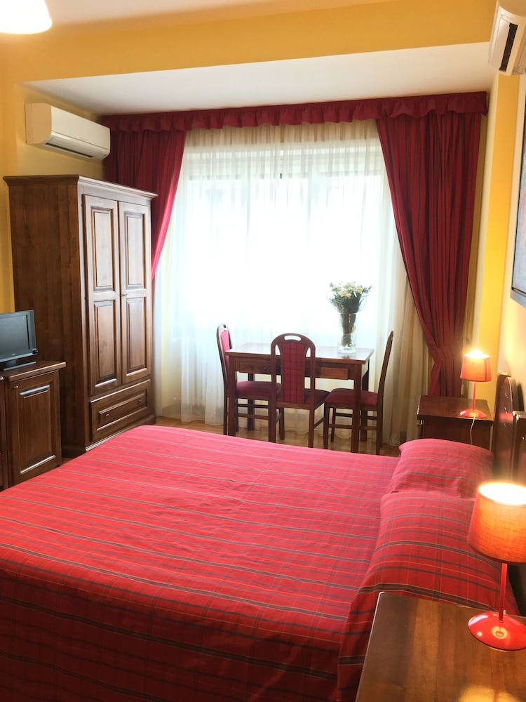 Economy Double Room, 1 Bedroom, Private Bathroom photo 1