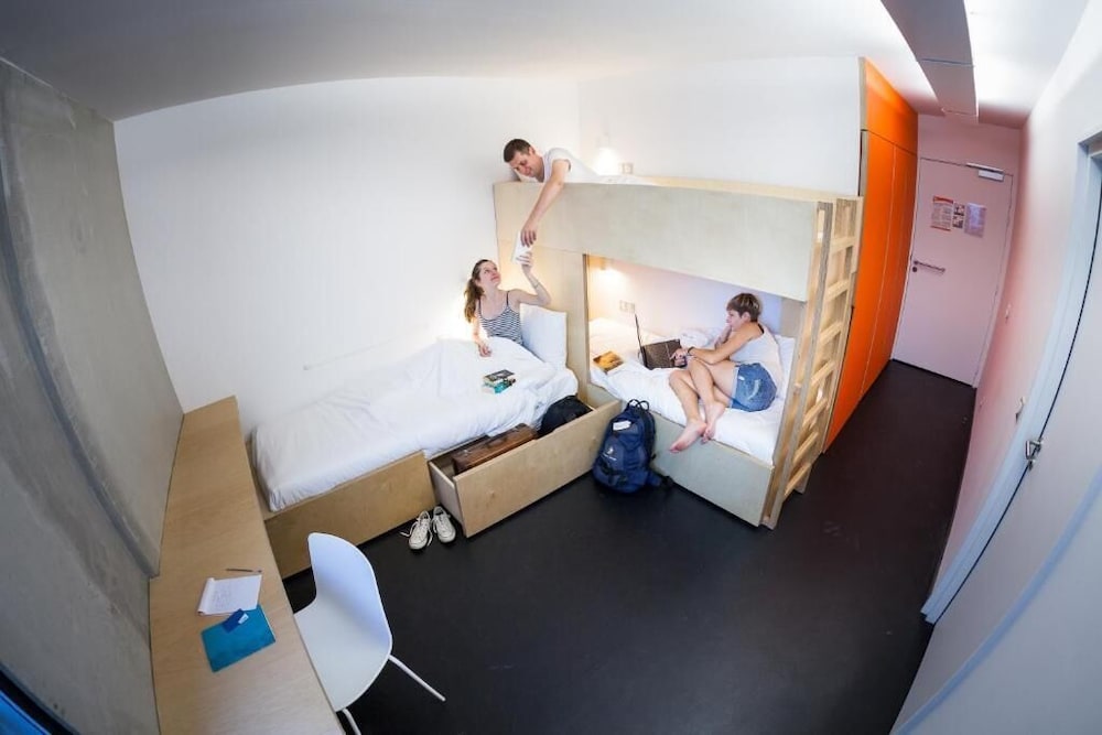 Triple Room, Private Bathroom - Photo 2