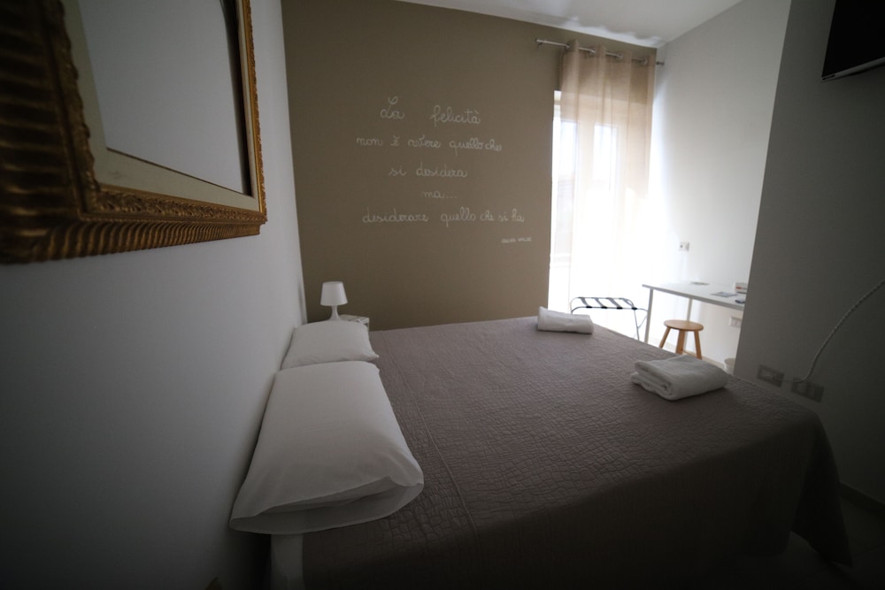 Design Double or Twin Room photo 3